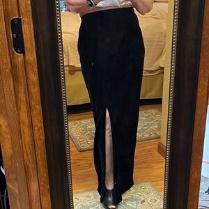 Black‎ Velvet Skirt Long Straight Slit Elastic Back Waist Zipper Close Sz S EUC